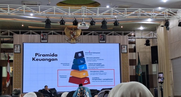 Foto Pemaparan Materi Mengenai Smart Investment