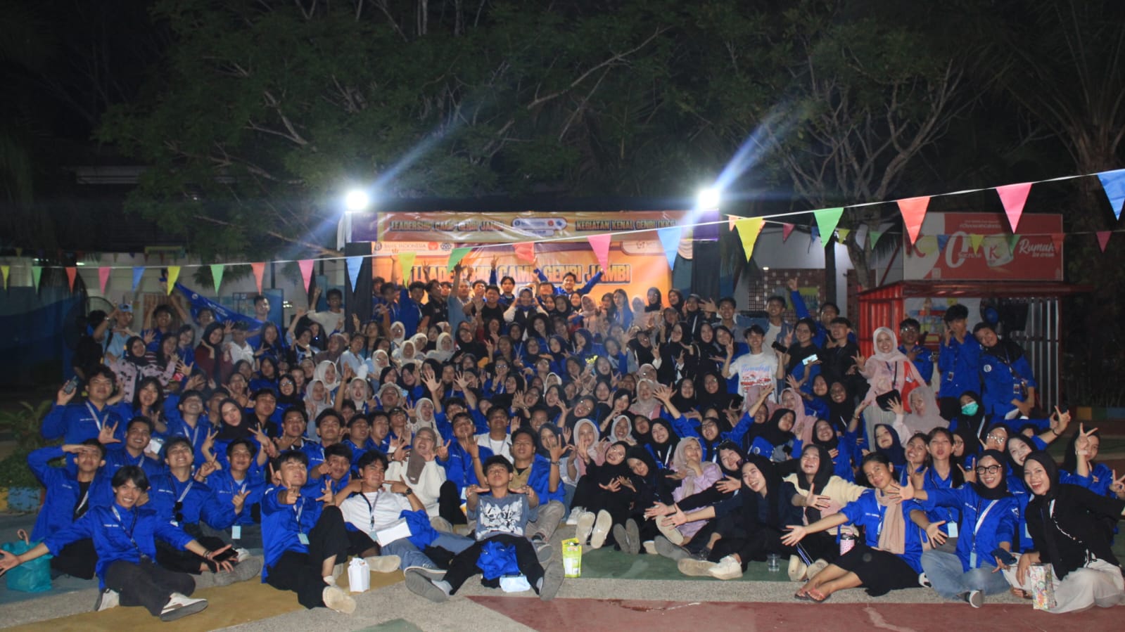 Foto Bersama Seluruh Anggota GenBI
