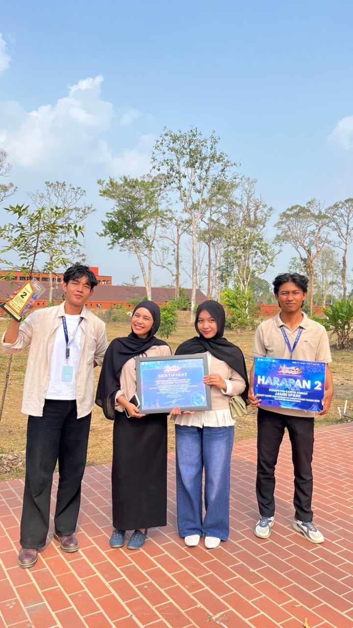 Dita Syifa Syuhada Bersama Anggota Tim