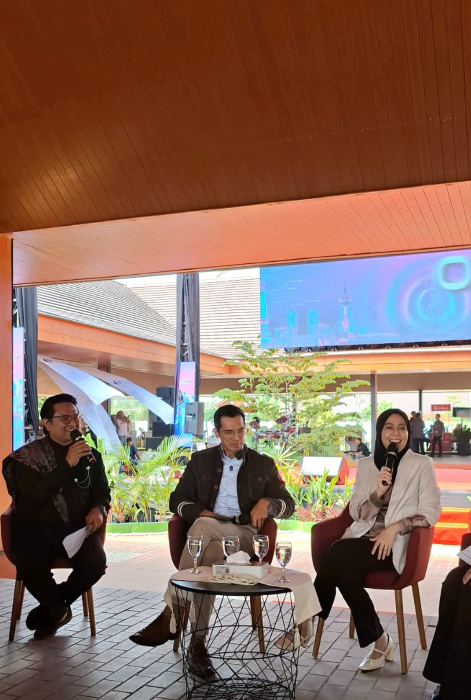 Kepala Wilayah Jambi BEI, Rena Novita, menyampaikan pentingnya literasi investasi bagi generasi muda.
